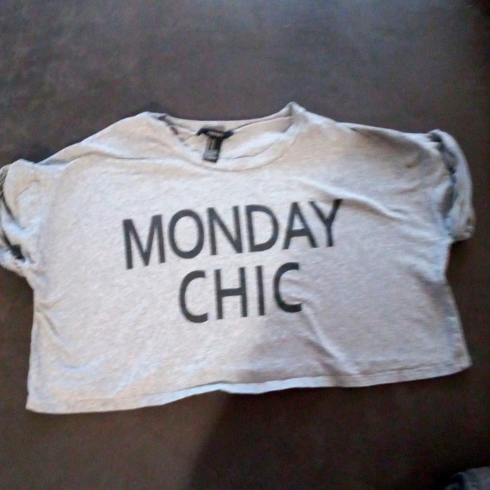 Forever21 crop t shirt size M Monday Chic